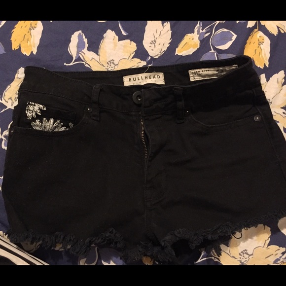 shorts - Picture 2 of 3